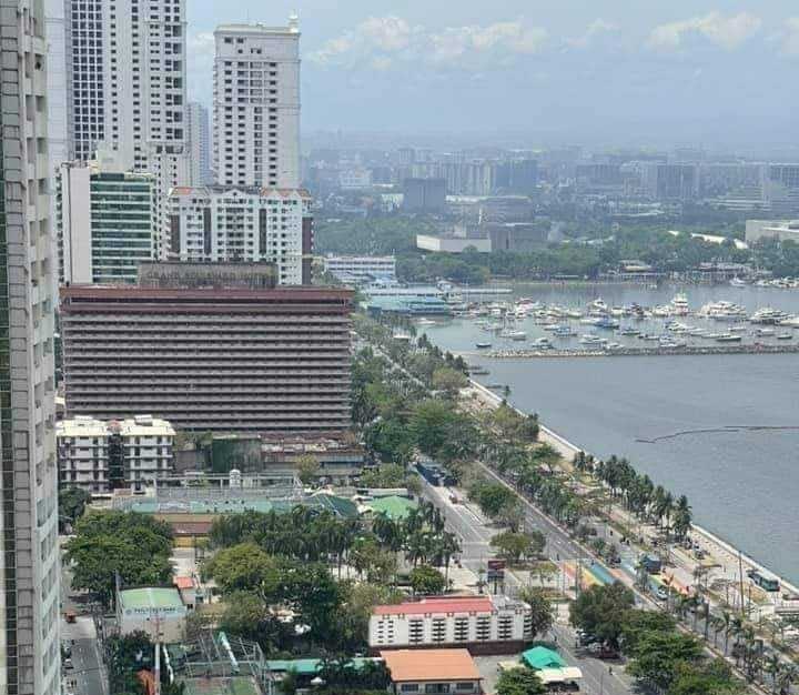 beachfront condo manila philippines